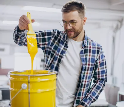 Paint-brush-with-a-men-